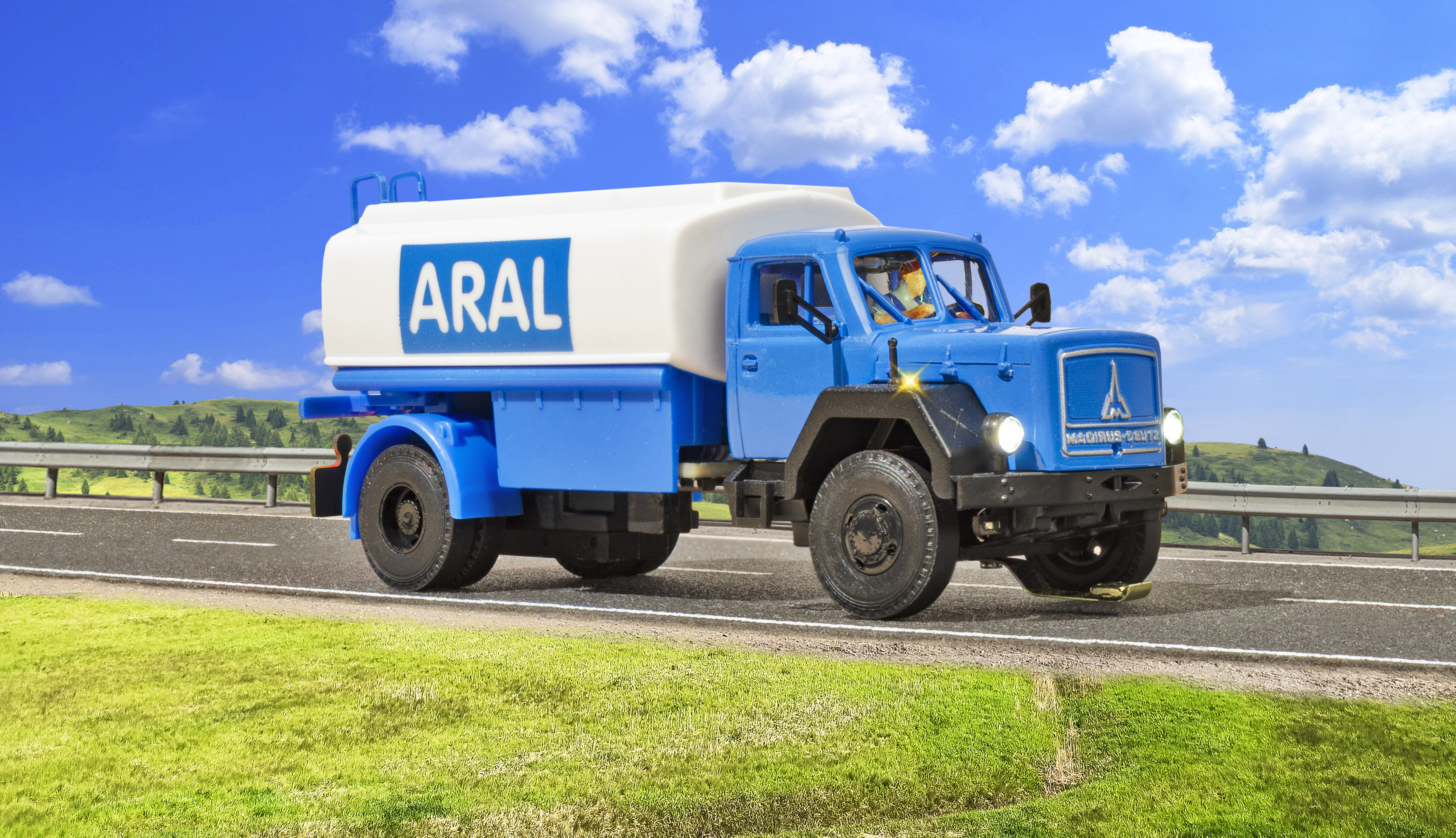 Viessmann 8132 CarMotion: Magirus Deutz Tank-Lkw ARAL