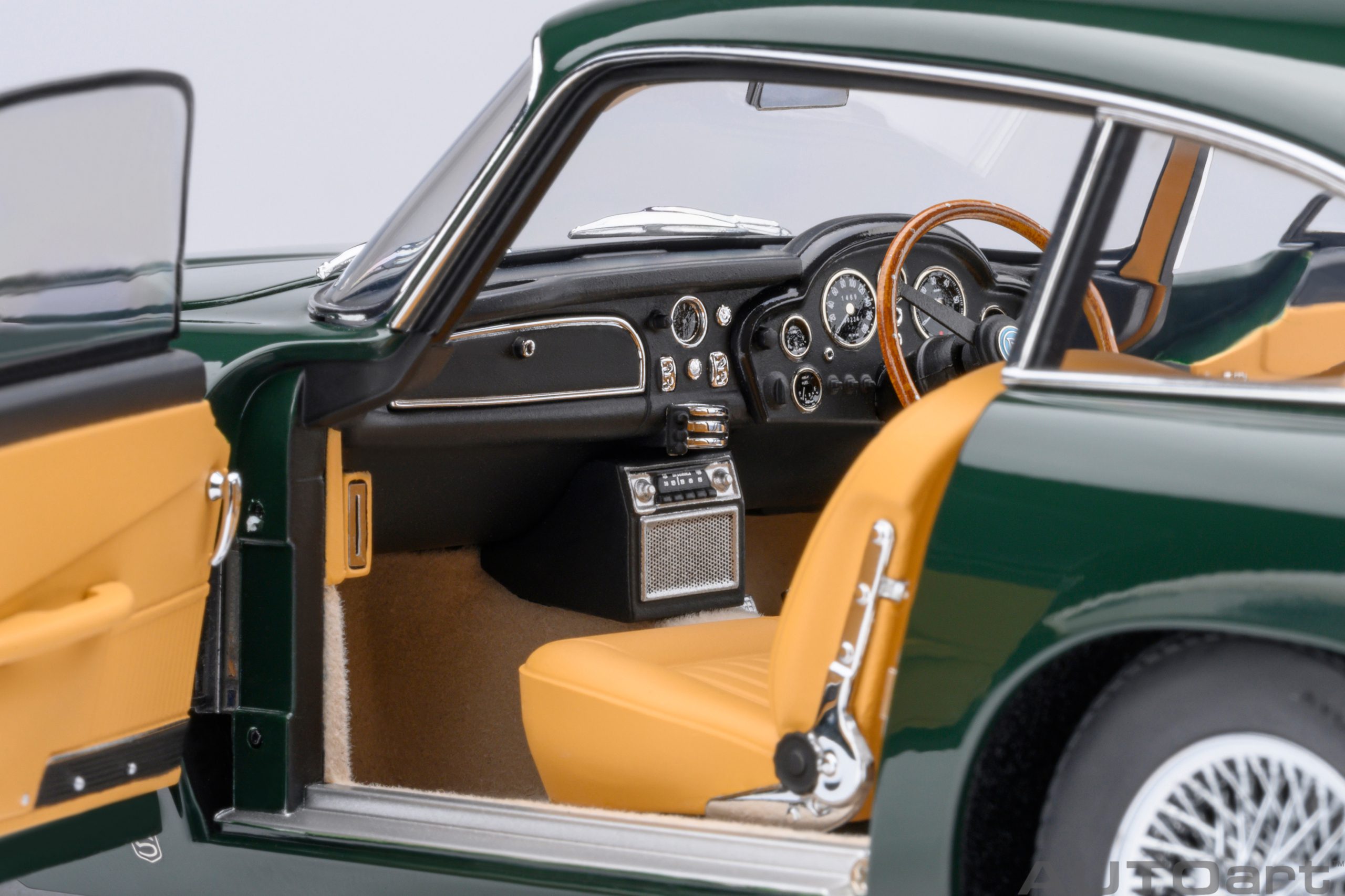 AUTOart 70286 Aston Martin DB5 grün (1964)