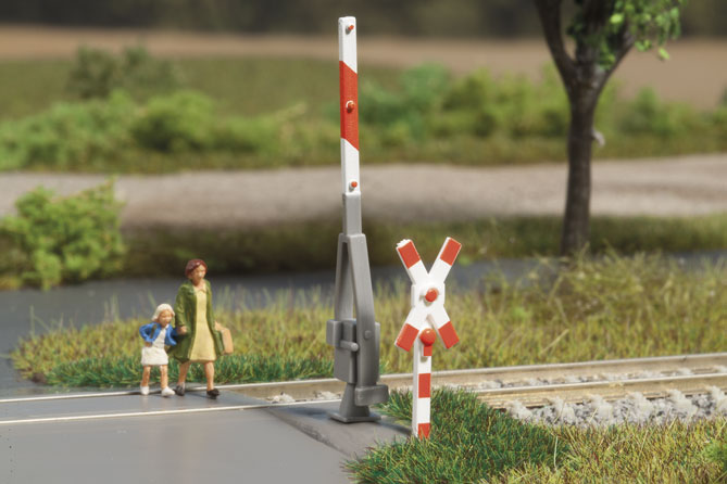 43645 Bahnübergang - Halbschranke