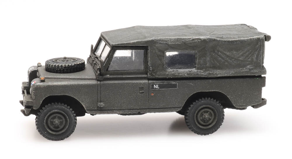 6870340 NL Landrover 109