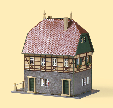 12347 Wohnhaus mit Laden