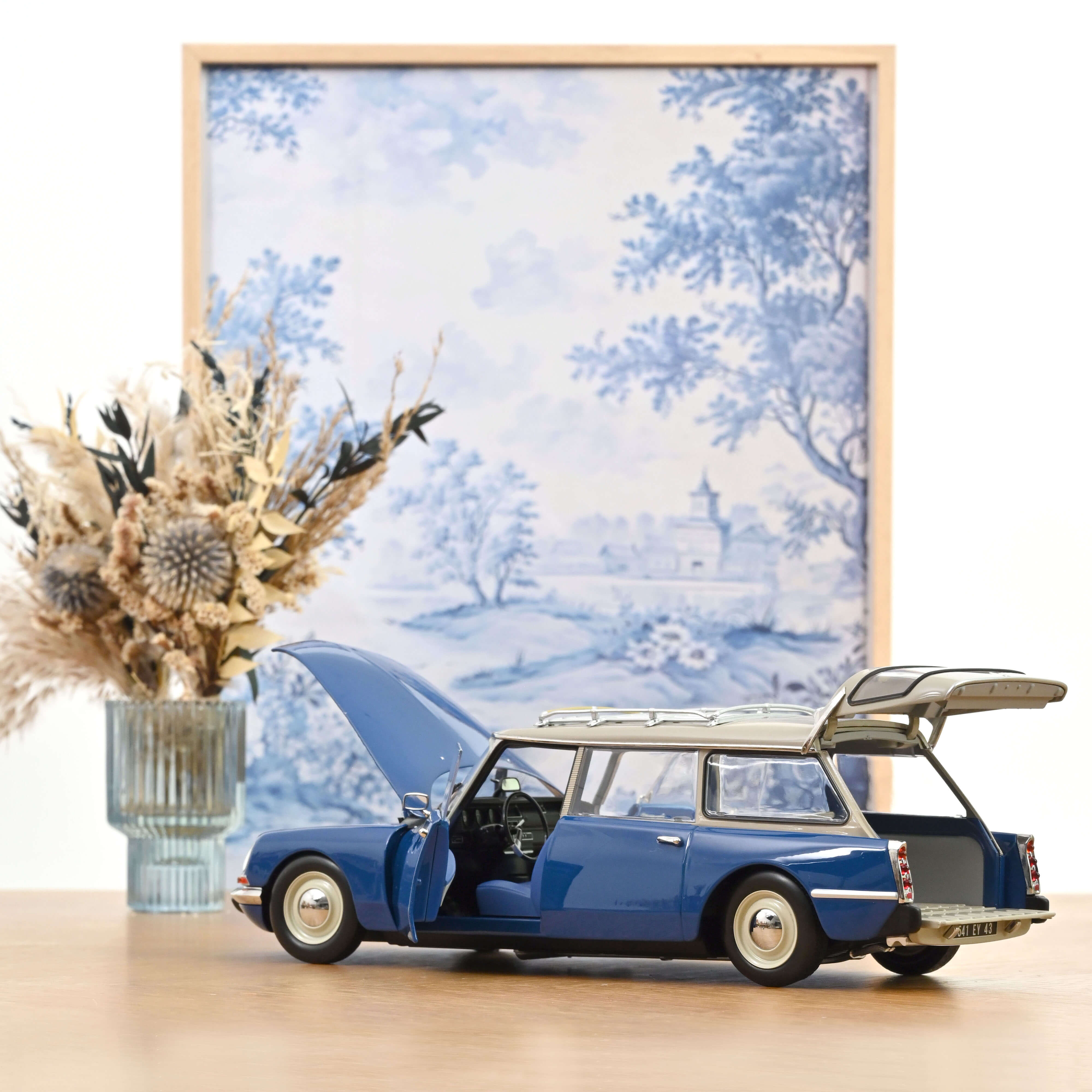 Norev 181772 Citroën DS21 Break blau (1970)