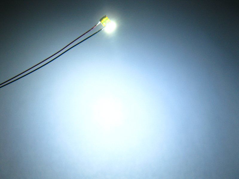 50258 LED SMD 0805 mit Lackdraht kaltweiß