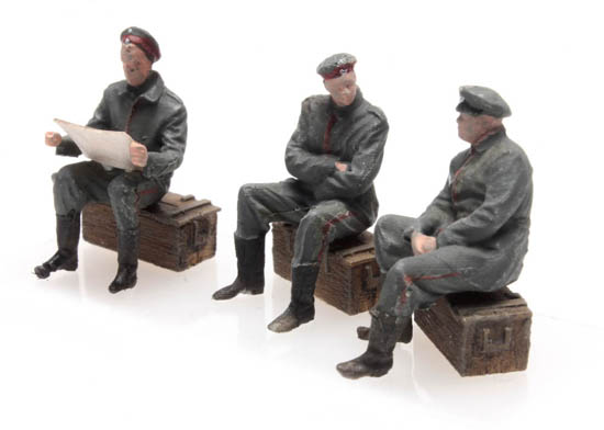 387.357 WW I Ausruhende deutsche Soldaten 3 Fig.