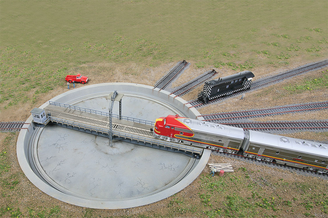Walthers 2851 110' HO Turntable