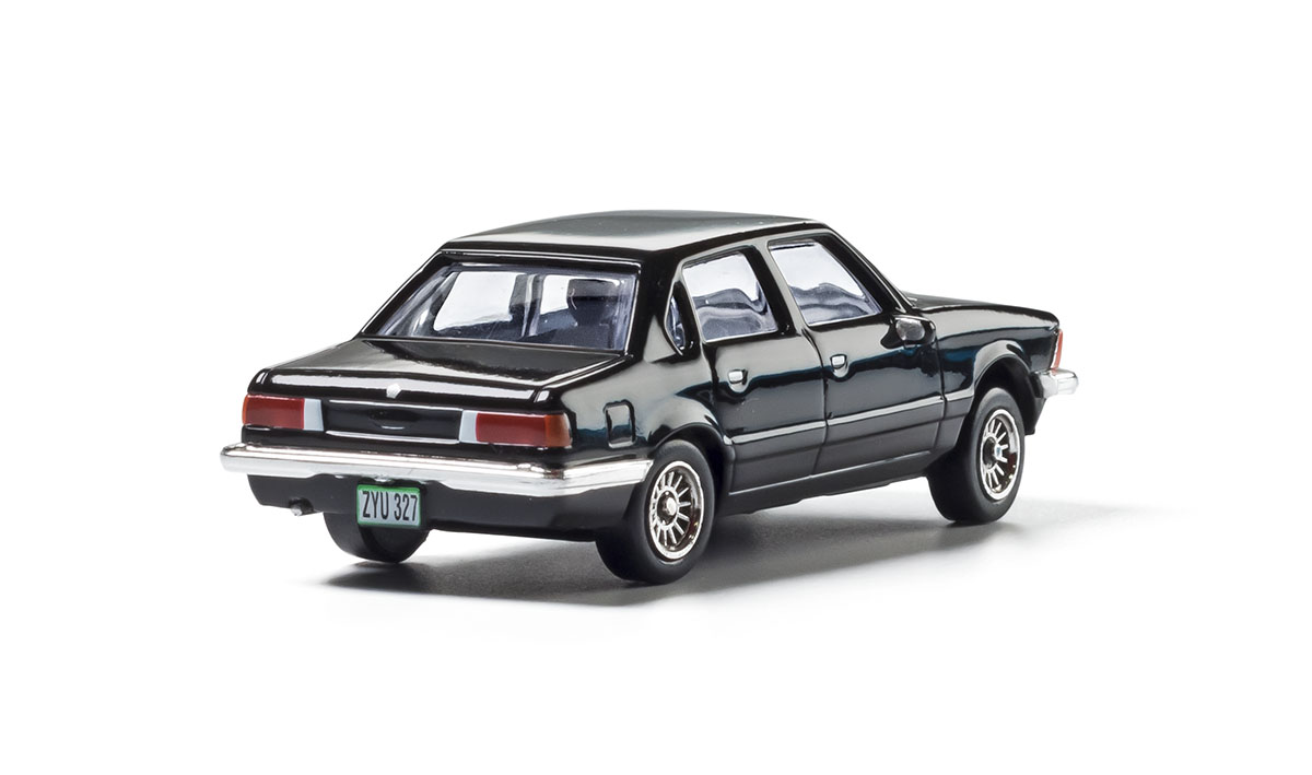 WAS5367 BMW 733i schwarz (Black Sedan)