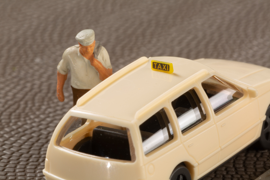 43676 PKW Taxi mit Rufsäulen