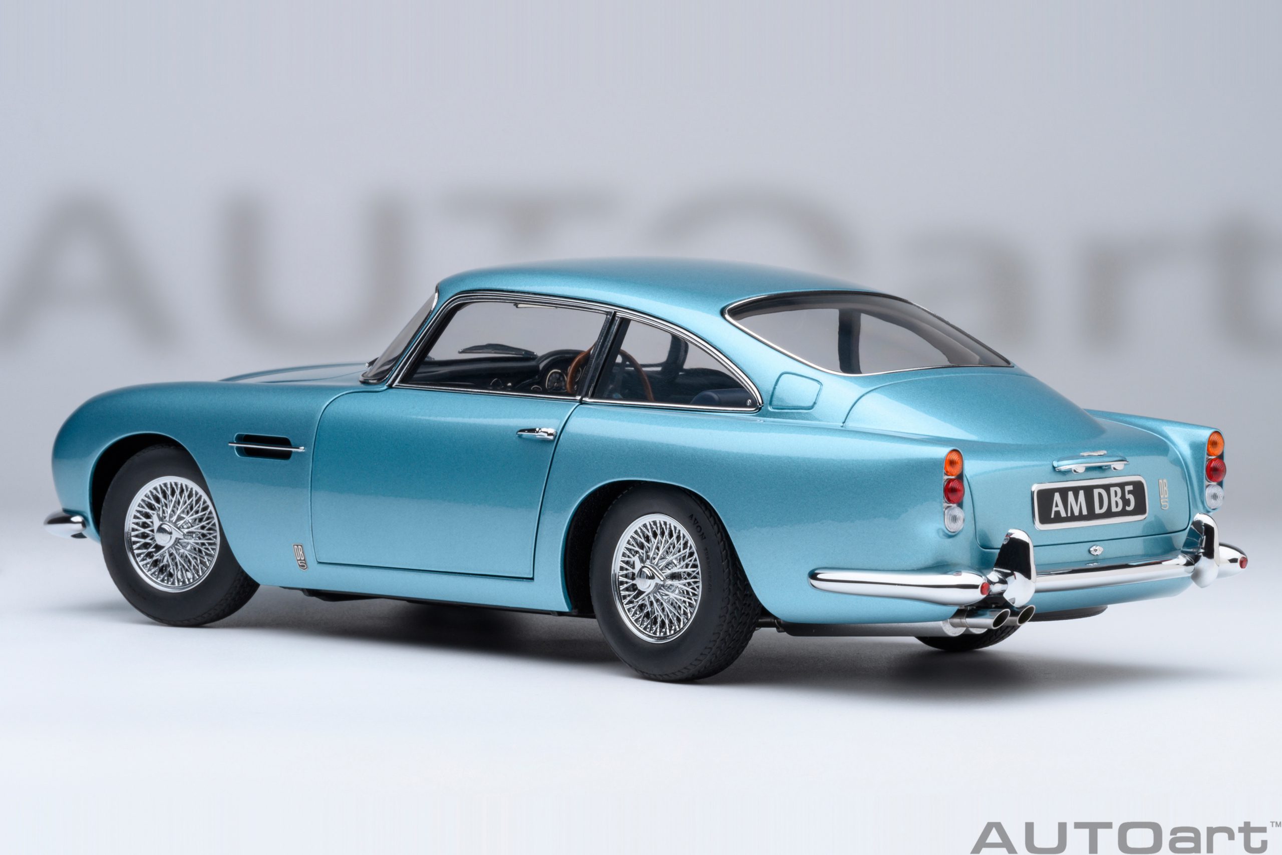 AUTOart 70288 Aston Martin DB5 1964 pearl