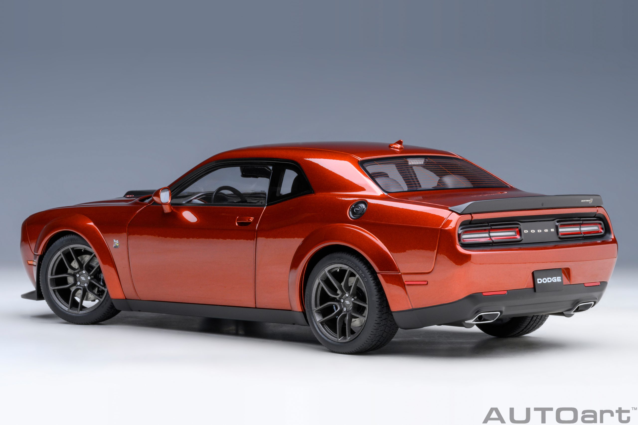 AUTOart 71773 Dodge Challenger R/T Scat Pack Widebody