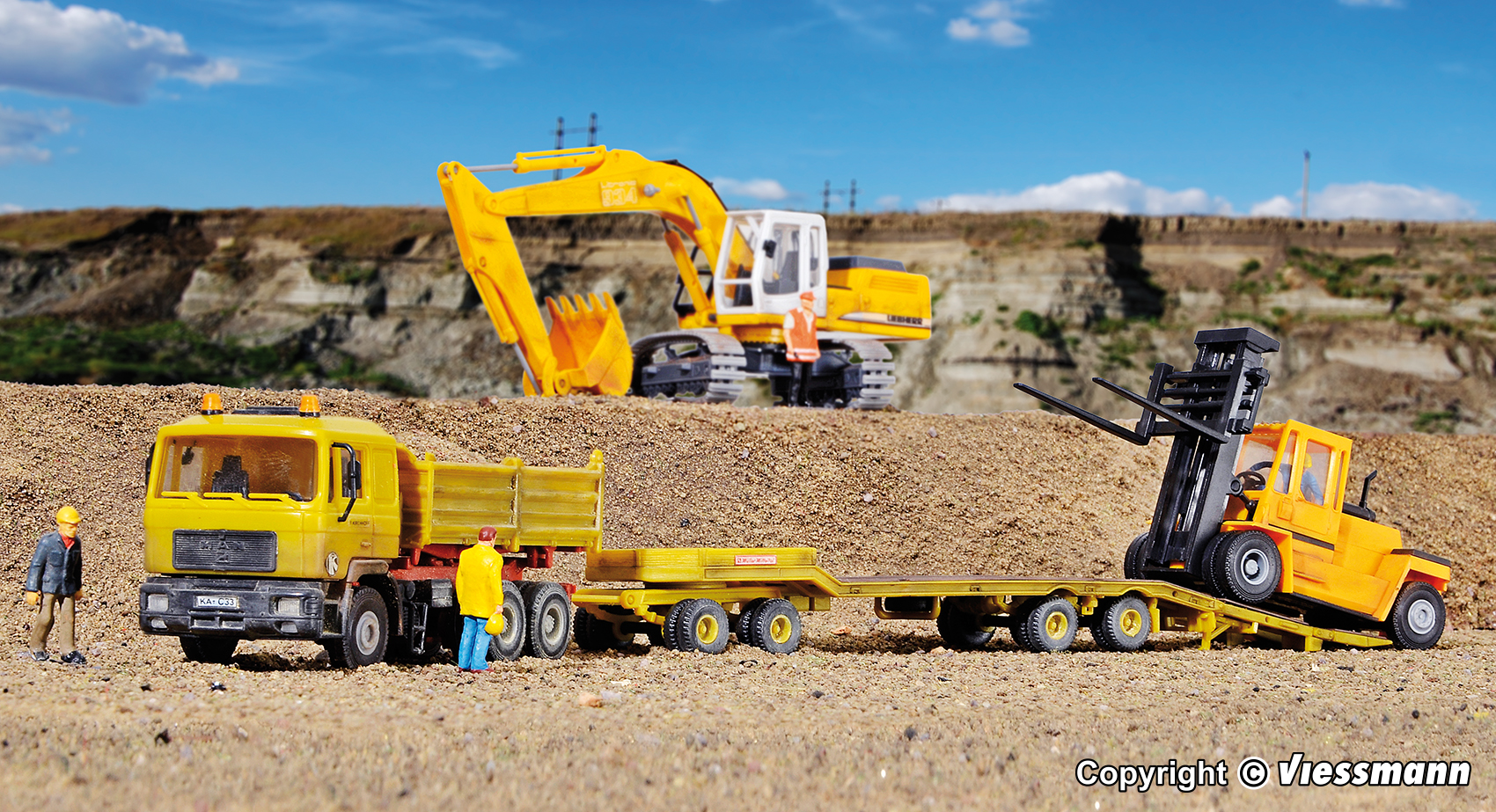 14066 MAN F90 Muldenkipper Tieflade-HZ ocker