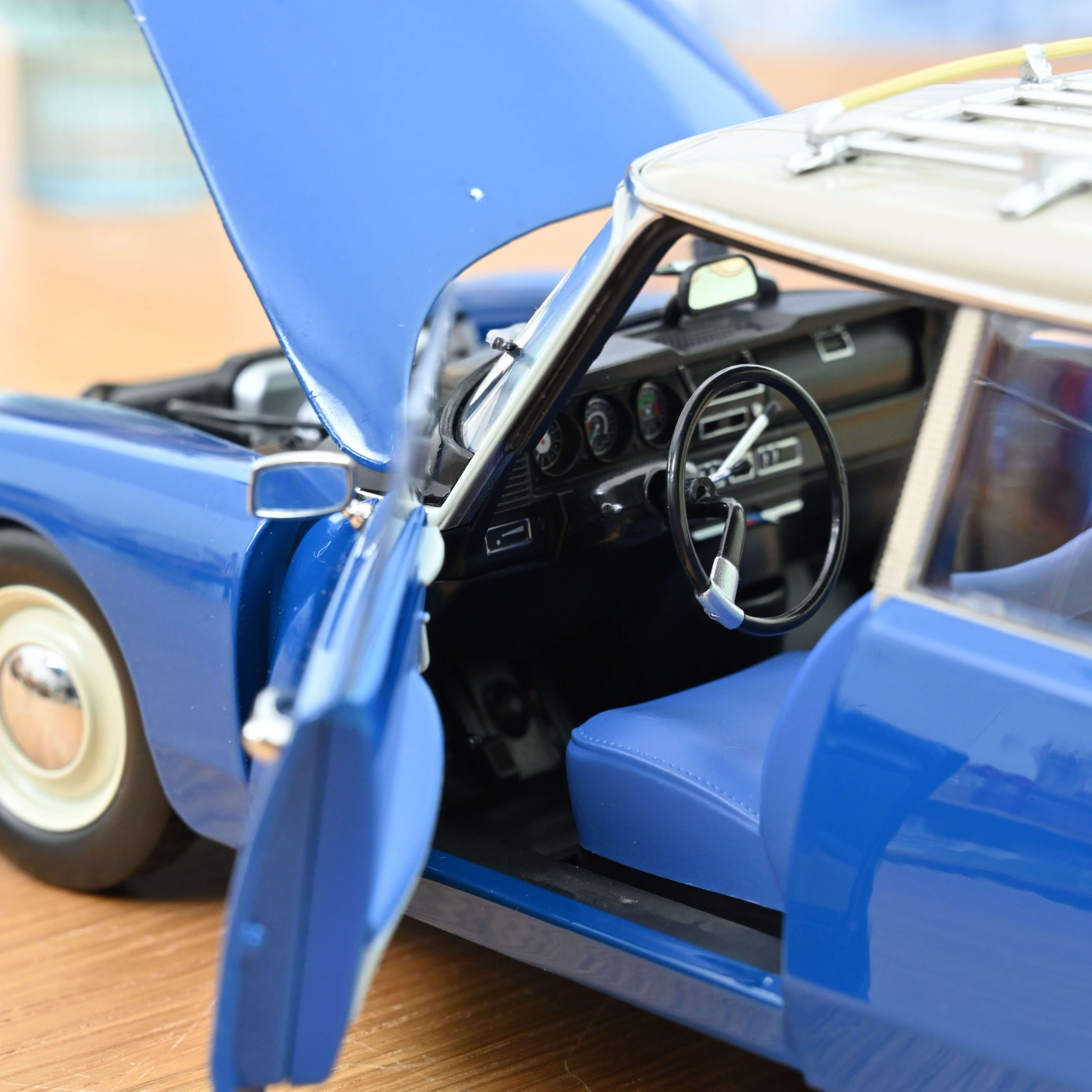 Norev 181772 Citroën DS21 Break blau (1970)