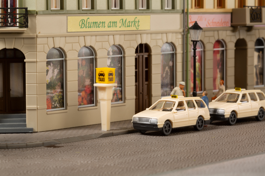 43676 PKW Taxi mit Rufsäulen