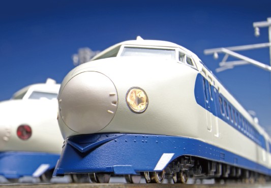12-008 Standmodell Shinkansen Triebkopf Ep.4
