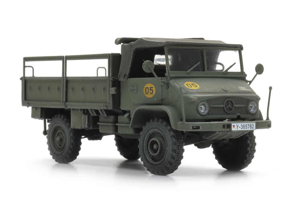 6870775 BRD Unimog 404s Pritsche offen gelboliv