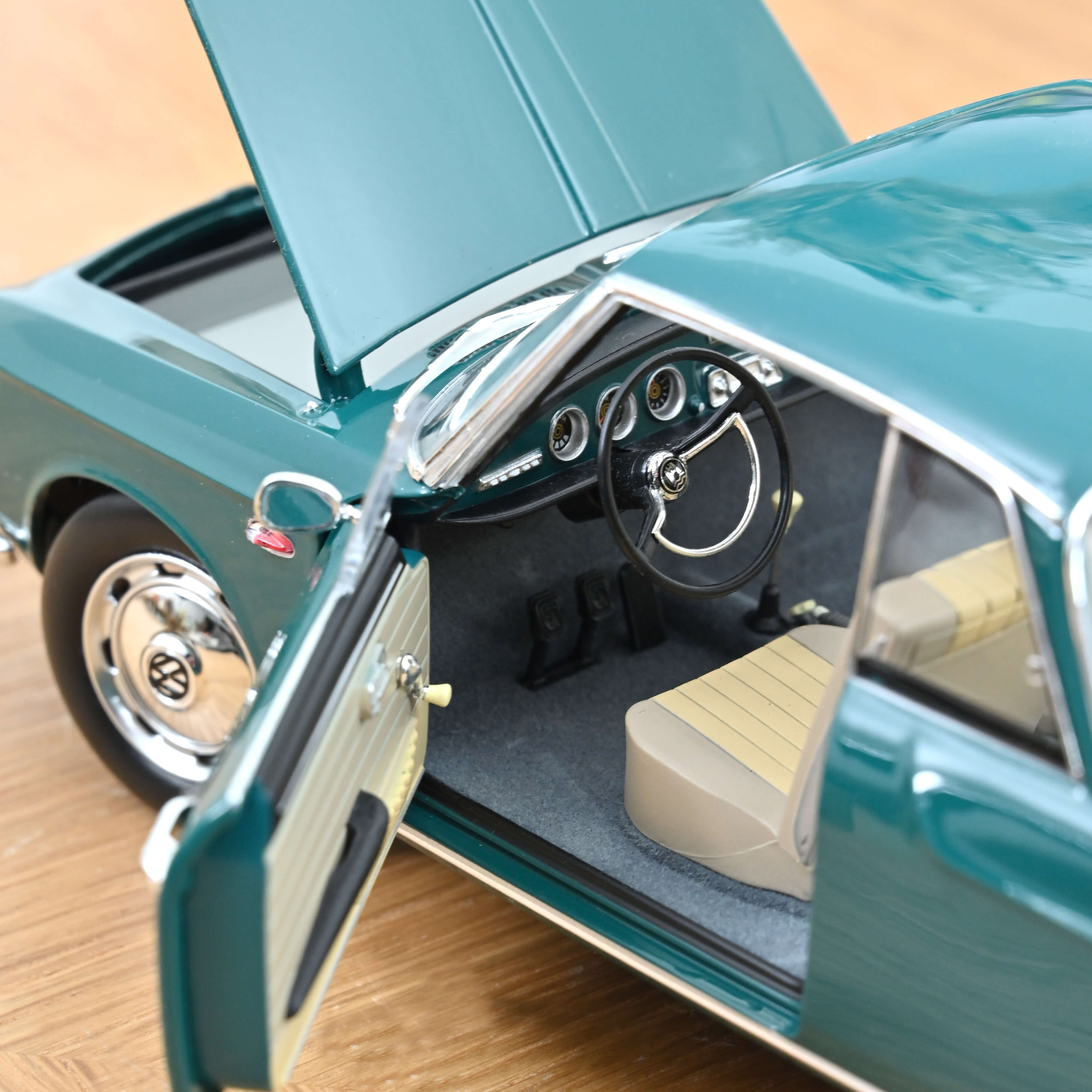Norev 188648 VW Karmann Ghia 1500 grün (1963)