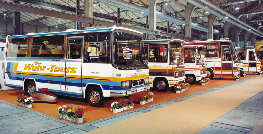 Podszun 1057 Jahrbuch Omnibusse 2023