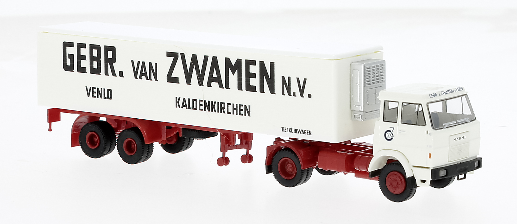 82255 Henschel F161 Koffer-SZ von van Zwamen