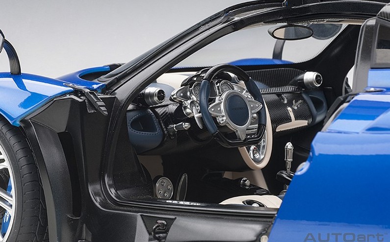 AUTOart 12232 Pagani Huayara blaumetallic 2011