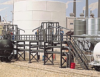 Walthers 3104 40' Oil loading platform