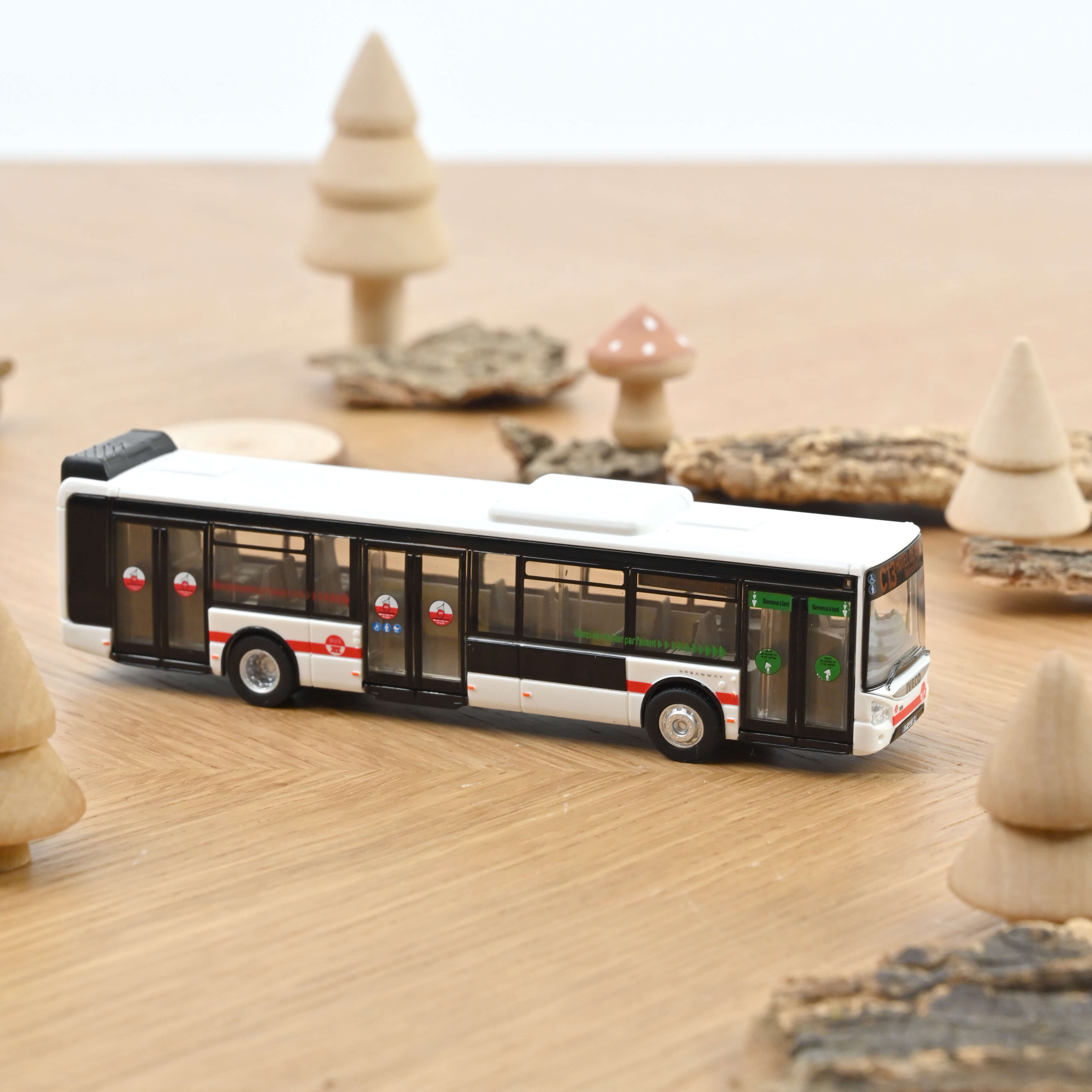 530281 Iveco Bus Urbanway TCL  C13