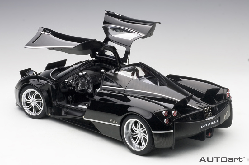 AUTOart 12233 Pagani Huayara schwarz 2011