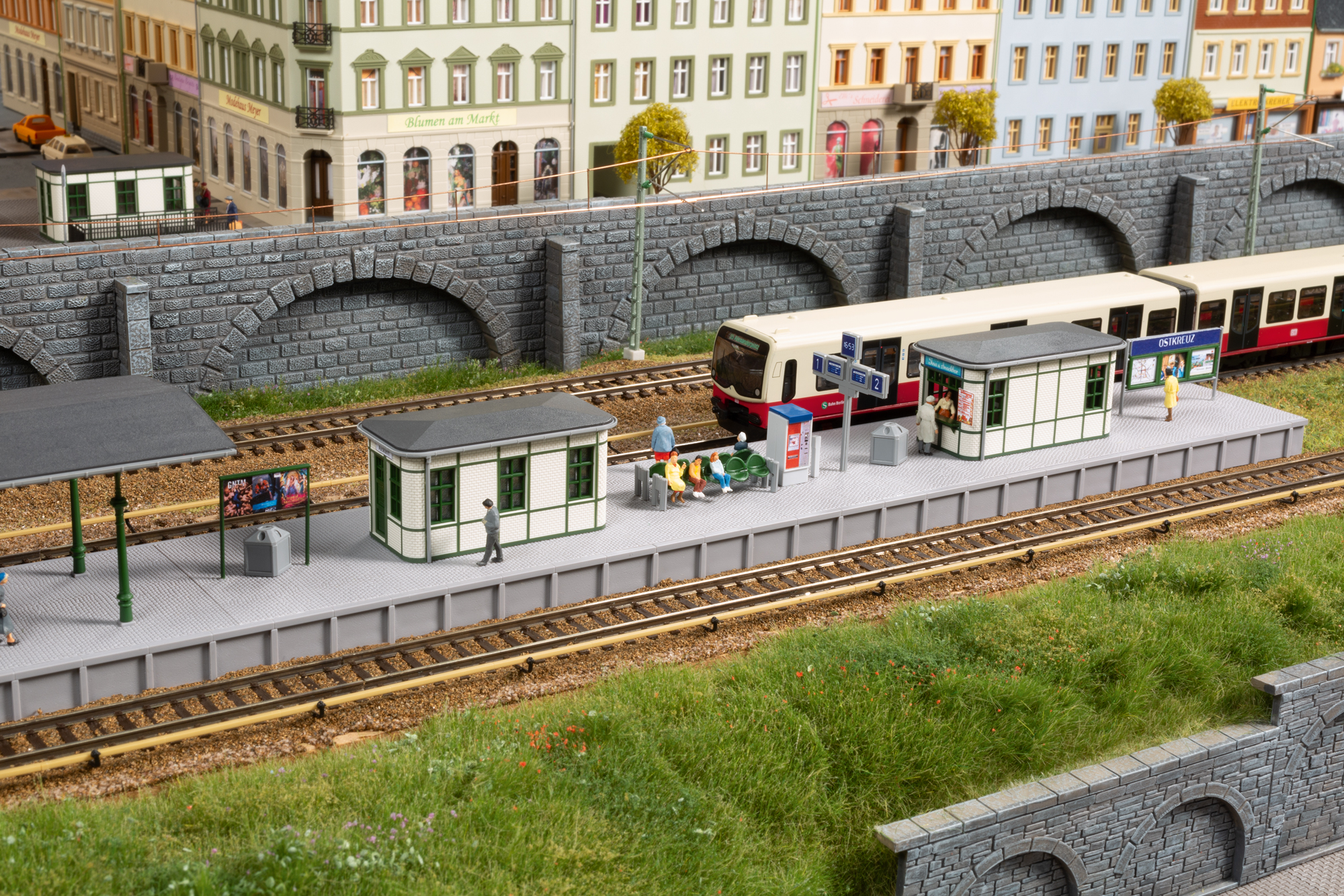 13356 S-Bahn Bahnsteigausstattung