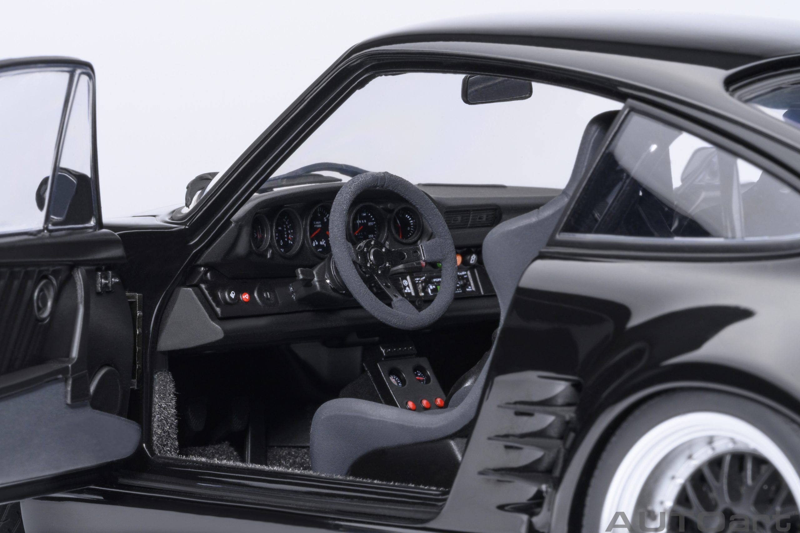 AUTOart 78158 Porsche 911 (930) Turbo Wangan Midnight