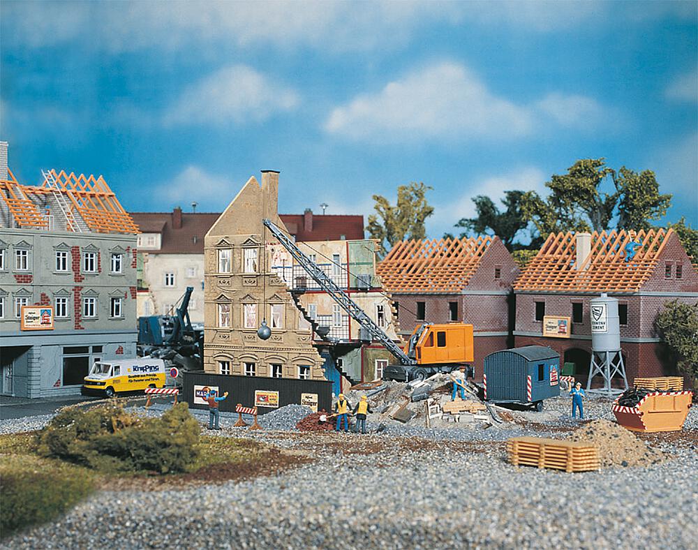 130466 Abbruchhaus mit Bagger