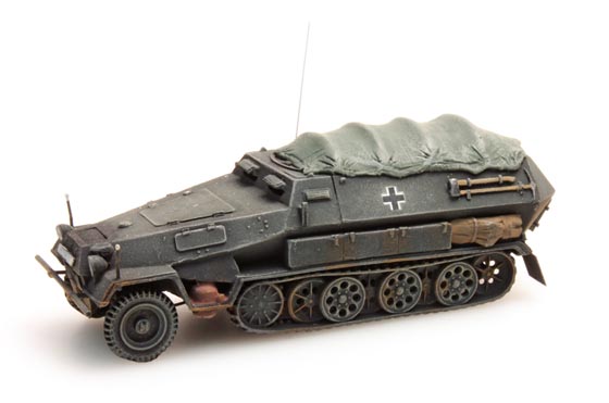 387.73-PG Sd. Kfz 251/8B mit Plane, grau