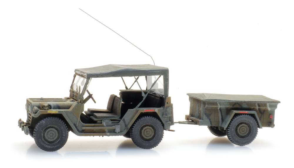 6870568 M151 Jeep geschlossen und M416 Trailer