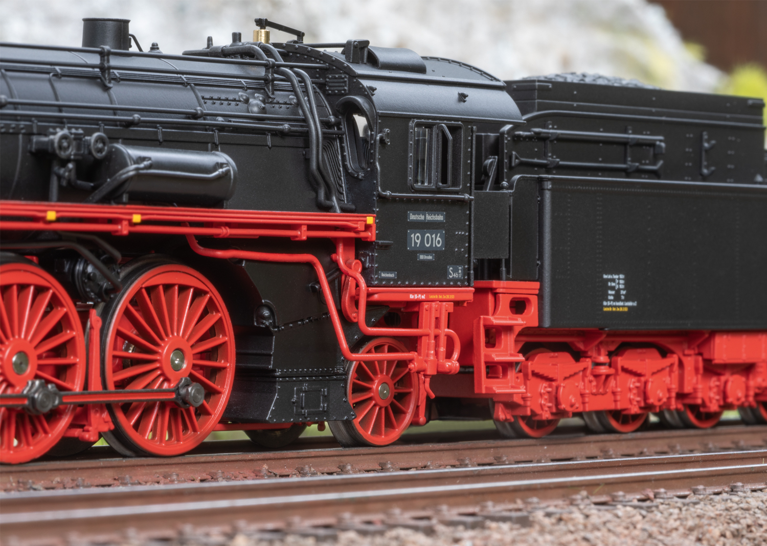 25019 DR Dampflok BR 19 016 Sachsenstolz Ep.3a