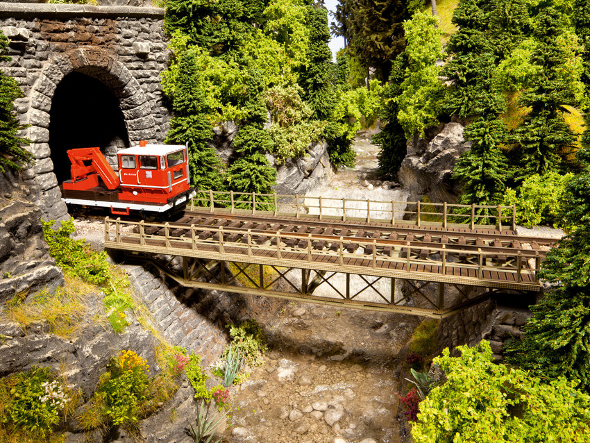 67024 Brückenfahrbahn gerade