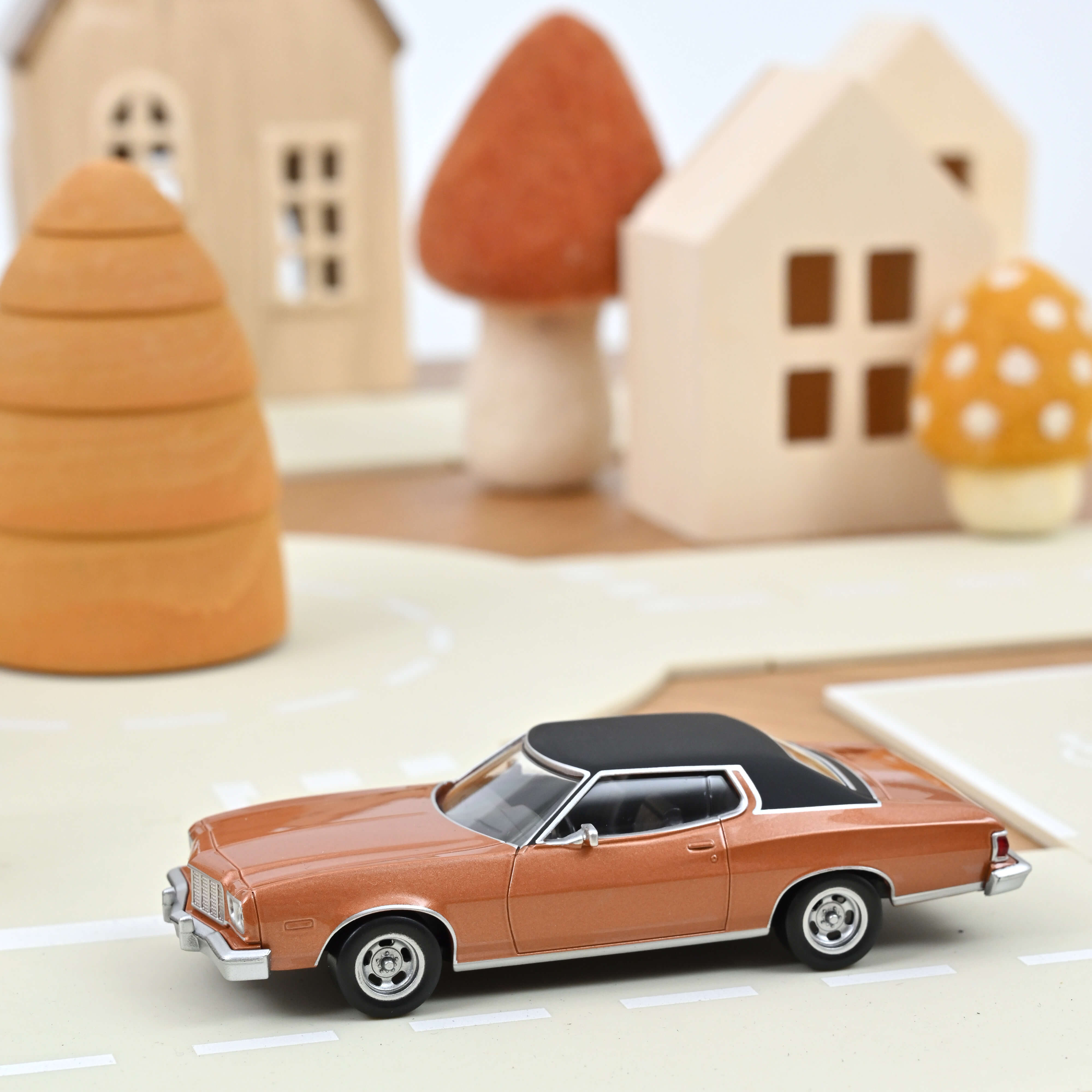 270587 JetCar: Ford Gran Torino Chestnut (1974)