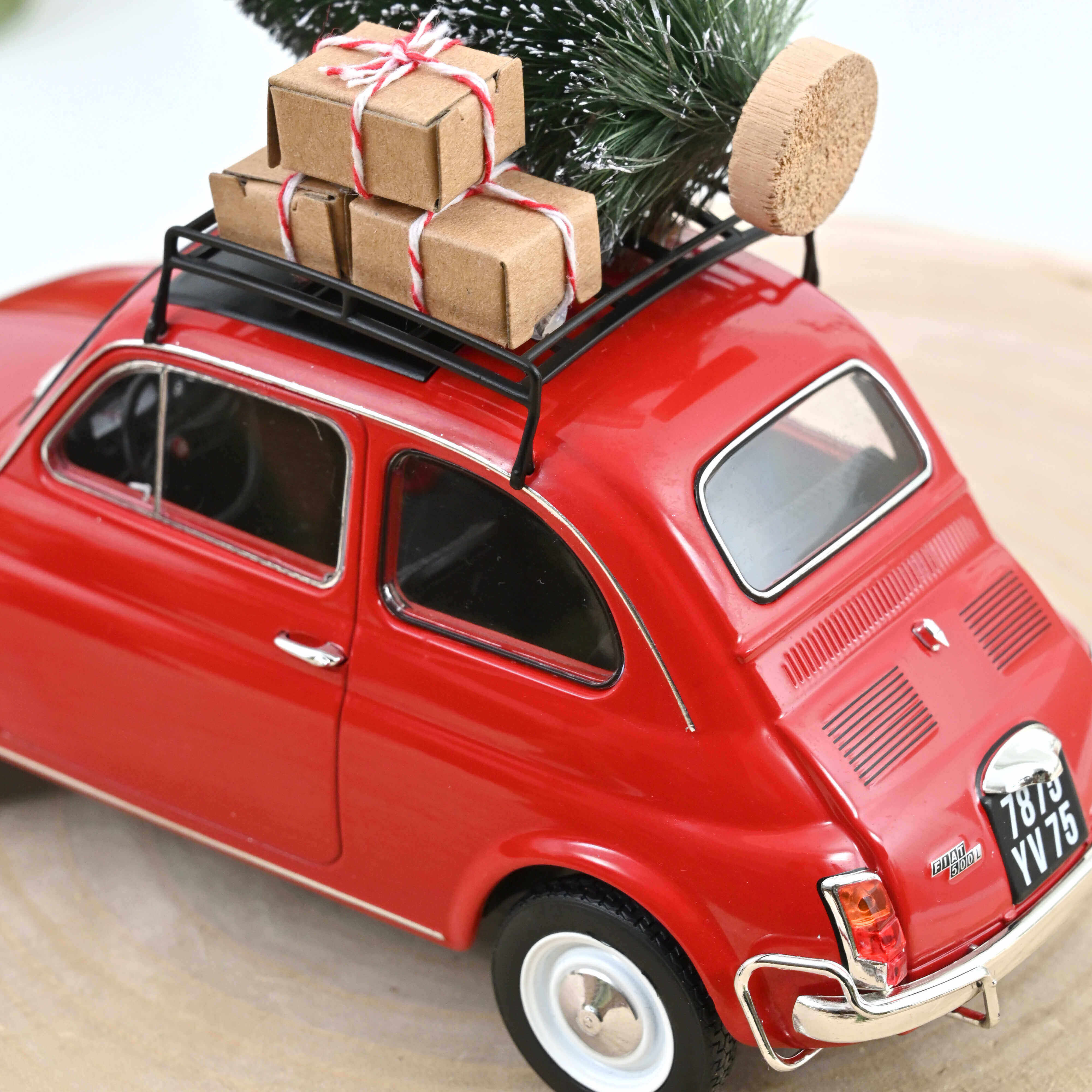 Norev 187779 Fiat 500L rot Christmas (1968)