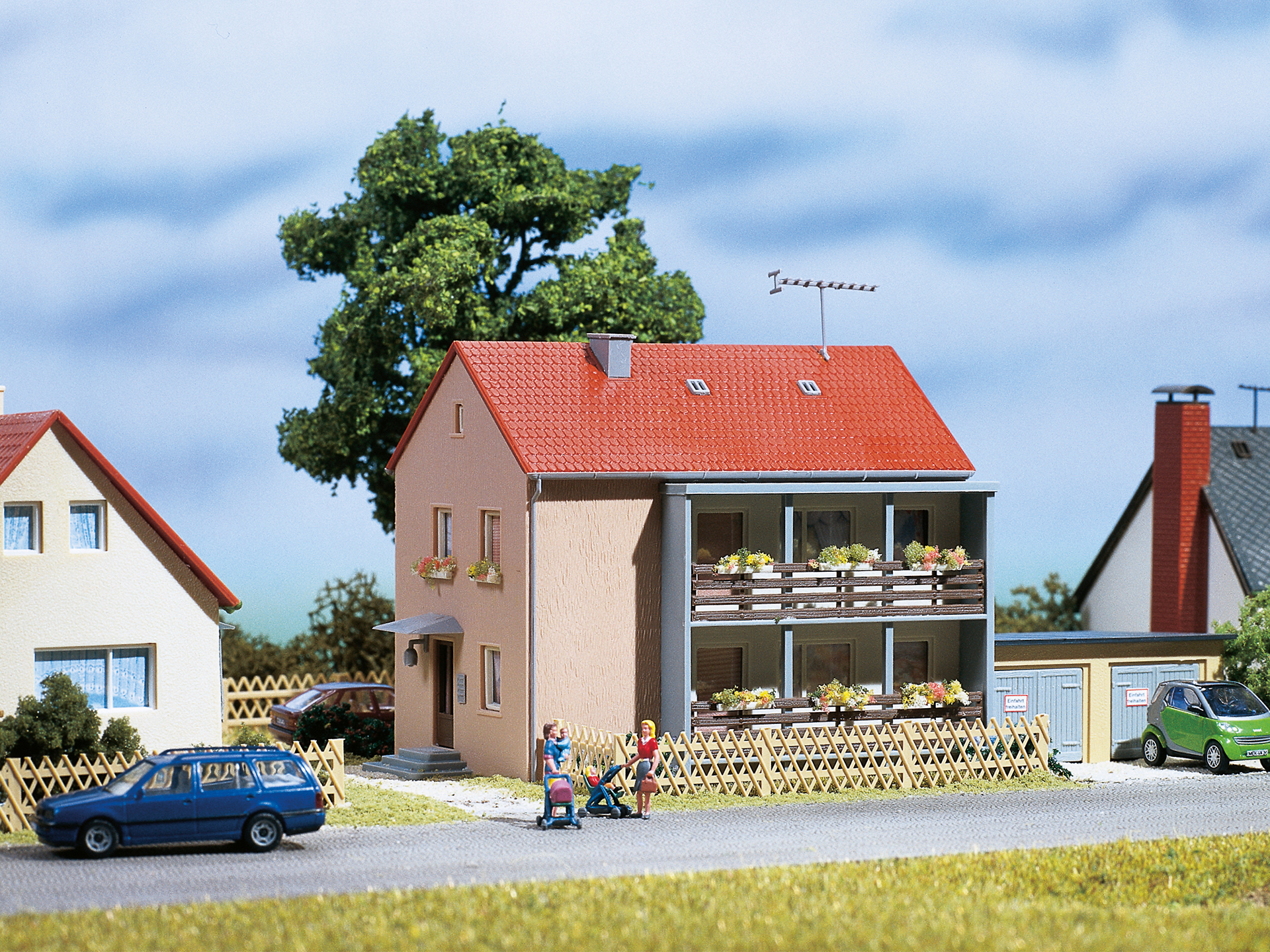 12236 Mehrfamilienhaus