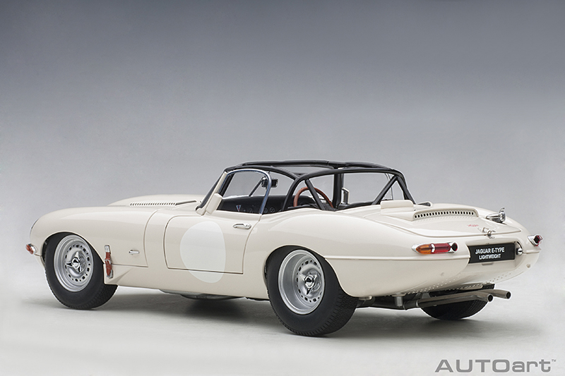 AUTOart 73649 Jaguar Lightweight E-Type weiß 2015