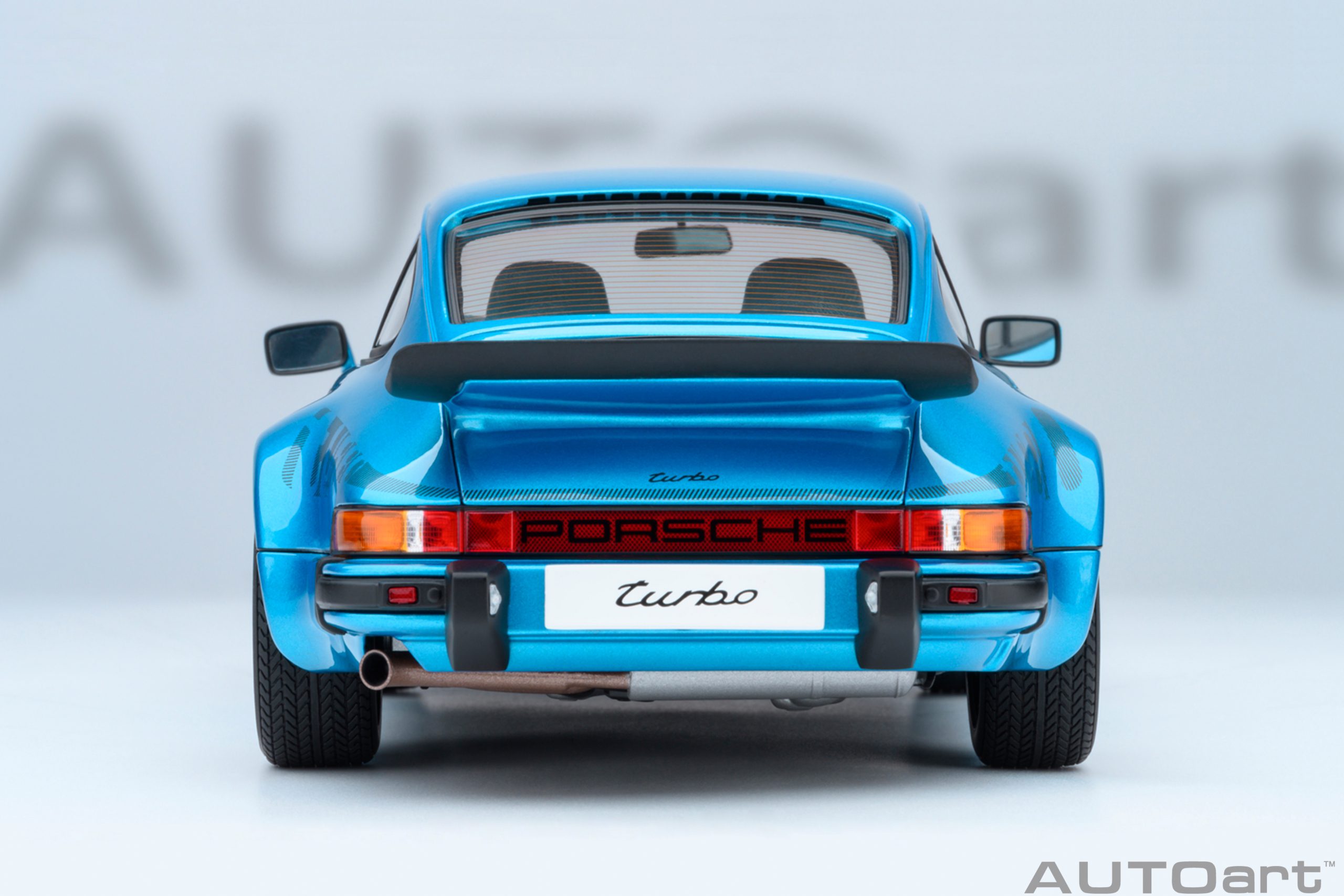 AUTOart 78115 Porsche 911 (930) Turbo 3.0 minerva blue
