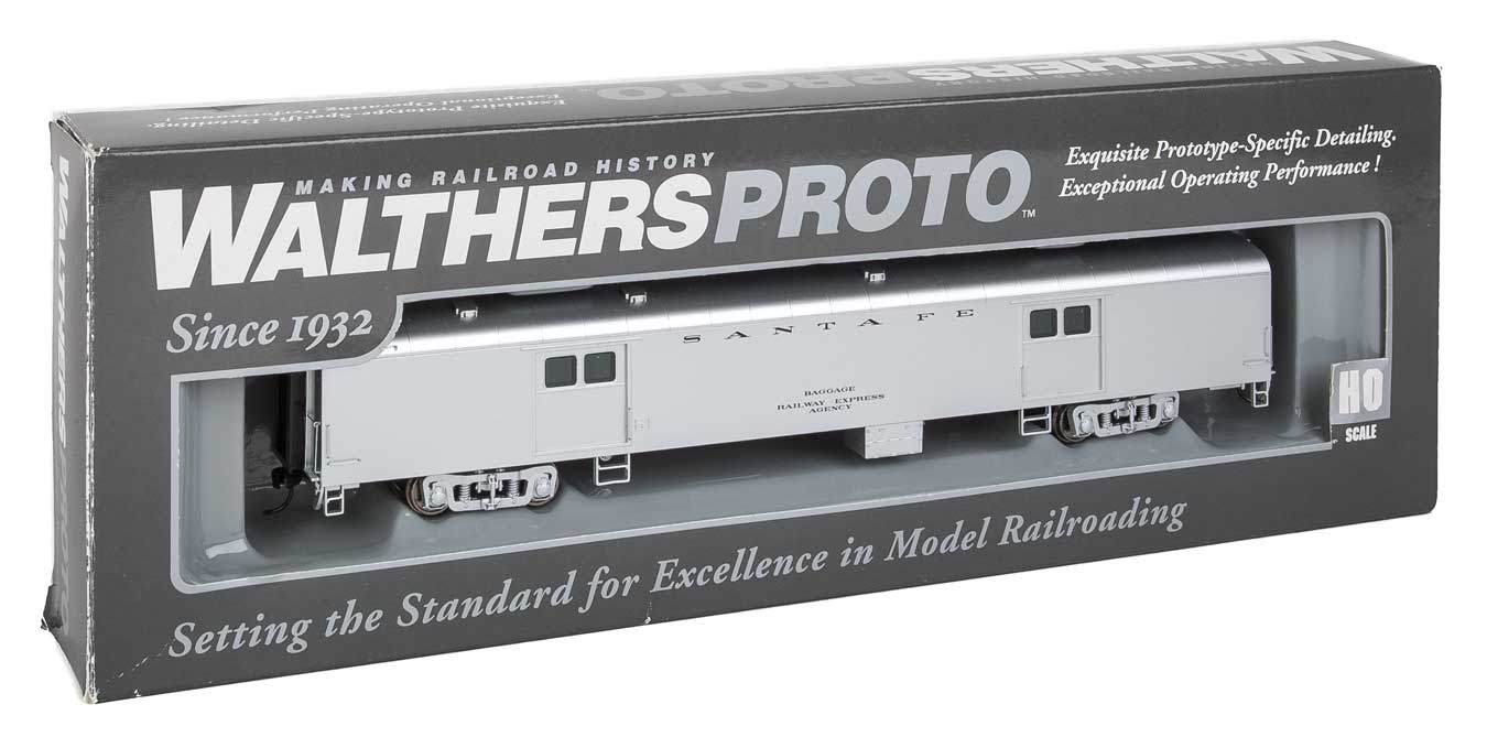 WalthersProto 9600 ATSF Gepäckwagen 74' Pullman