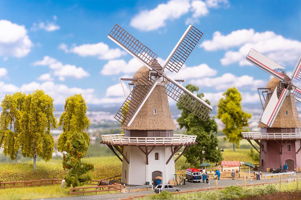 232136 Windmühle mit Putzsockel