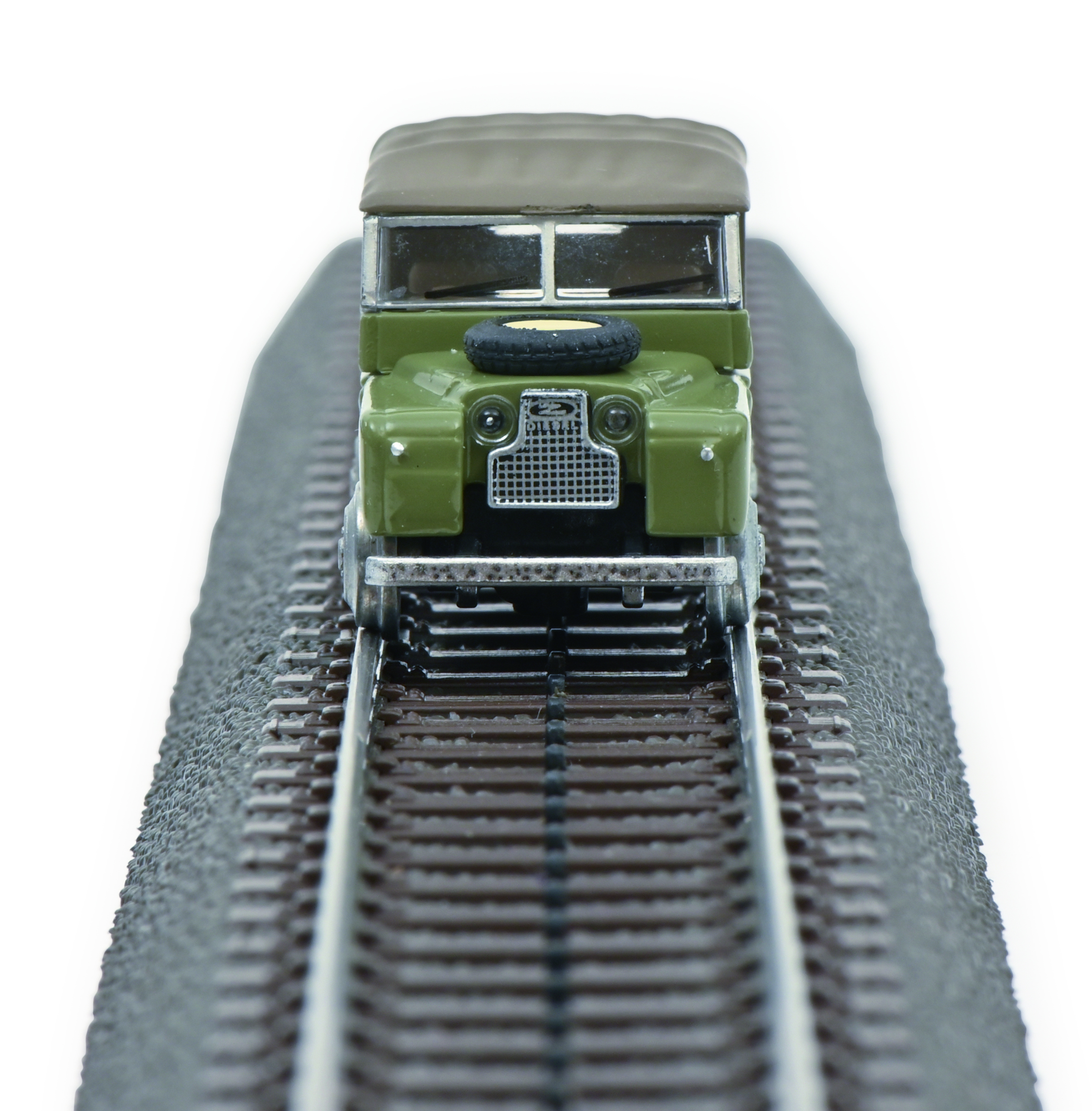 Schuco 452663600 Land Rover 110 Schienenfahrzeug