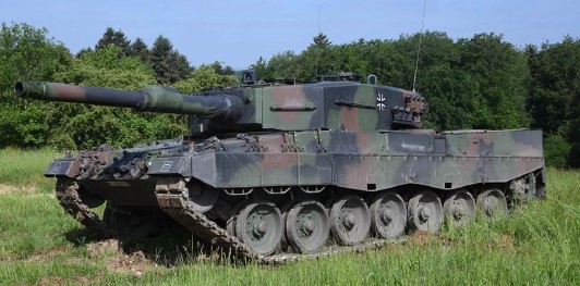 13428 GERMAN ARMY LEOPARD 2A4