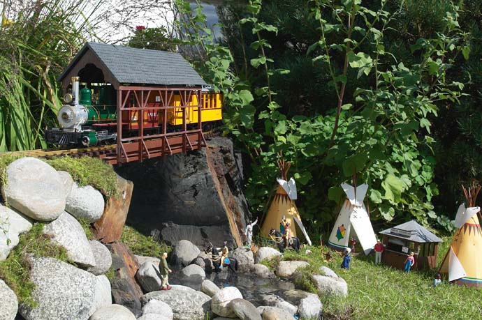 Piko 62116 Überdachte Brücke