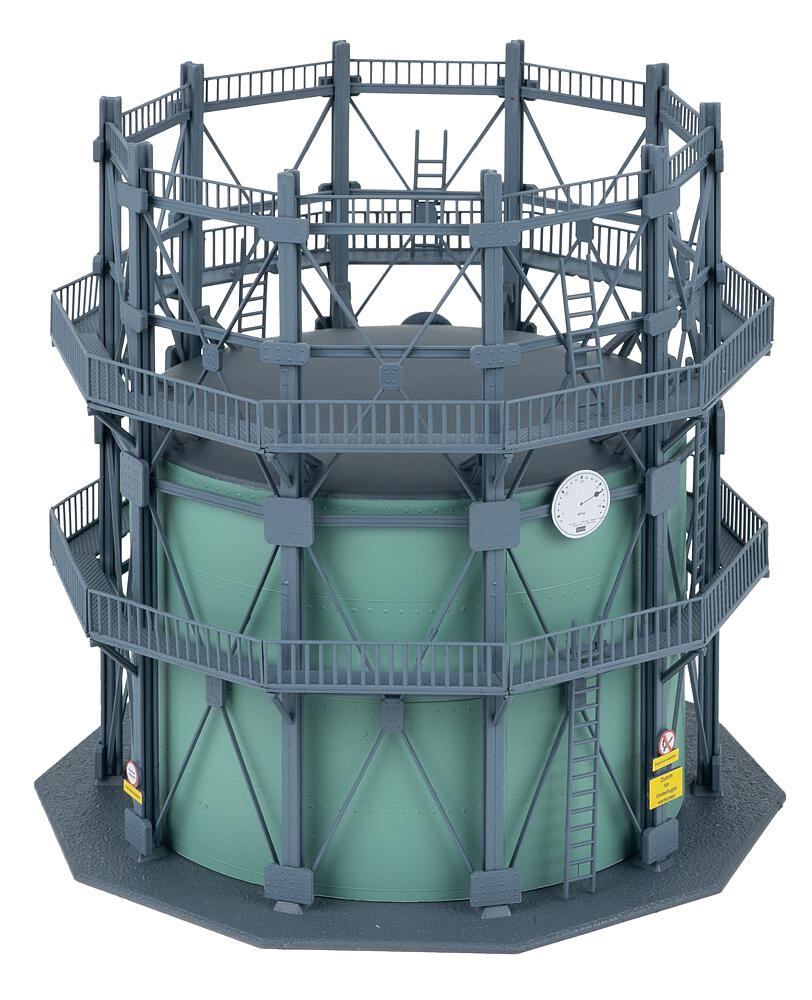 130157 Gasometer mit Rohrleitungen