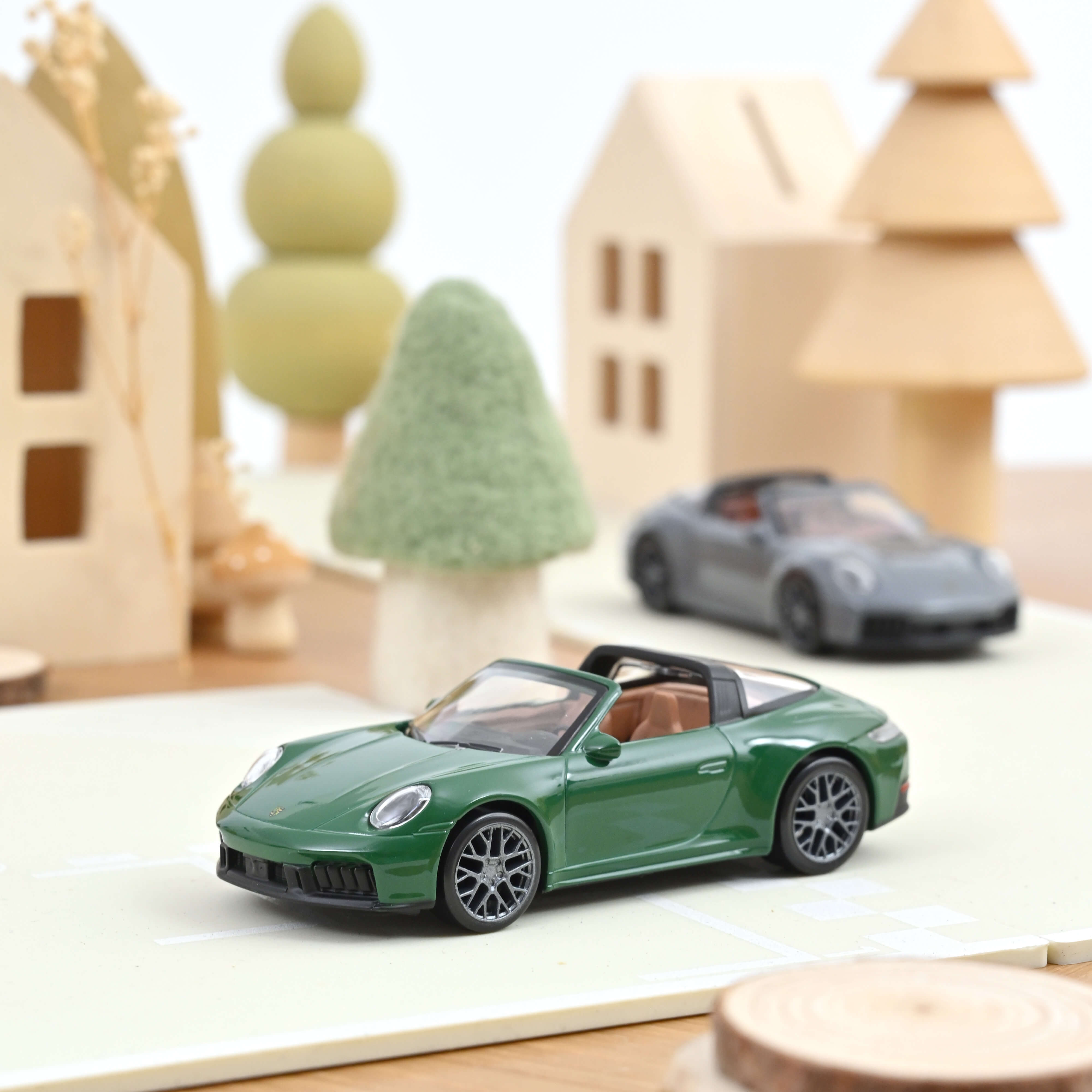 750074 JetCar: Porsche 911 GTS racing green