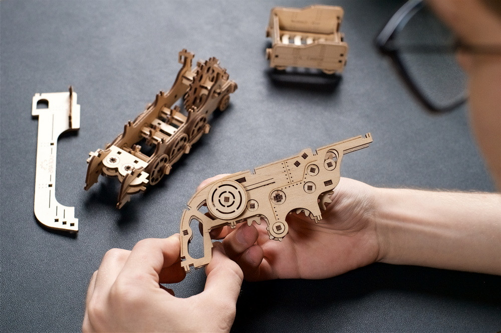 70228 UGEARS Mini-Eisenbahn
