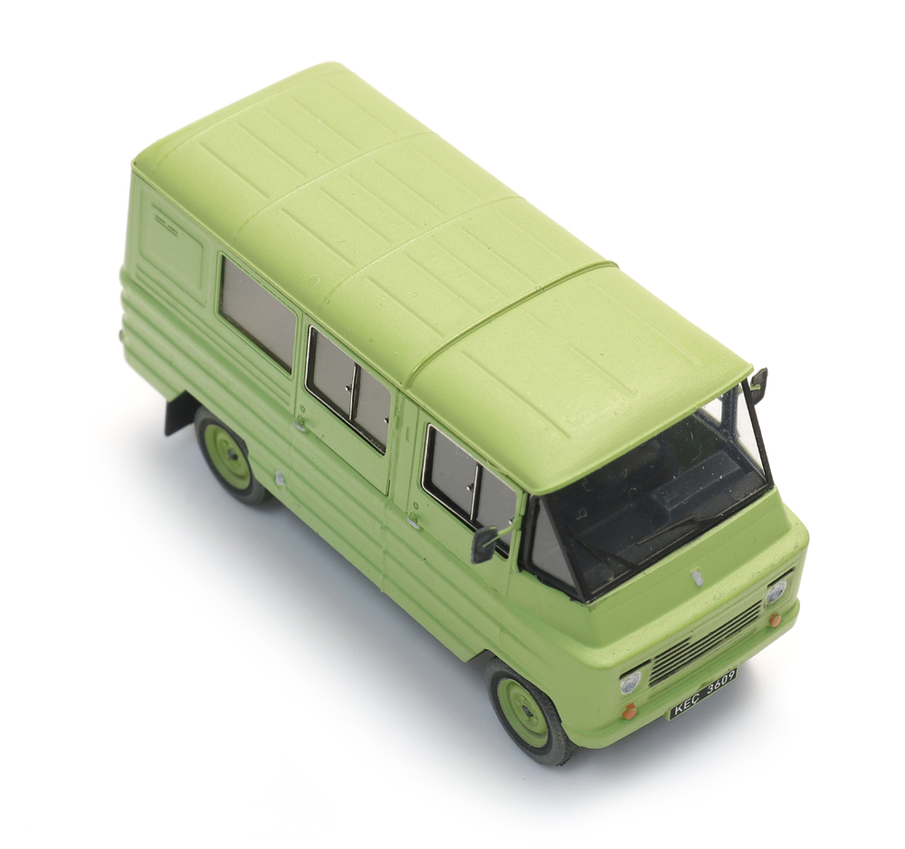 Artitec 387.742 Zuk A06 Kleinbus grün