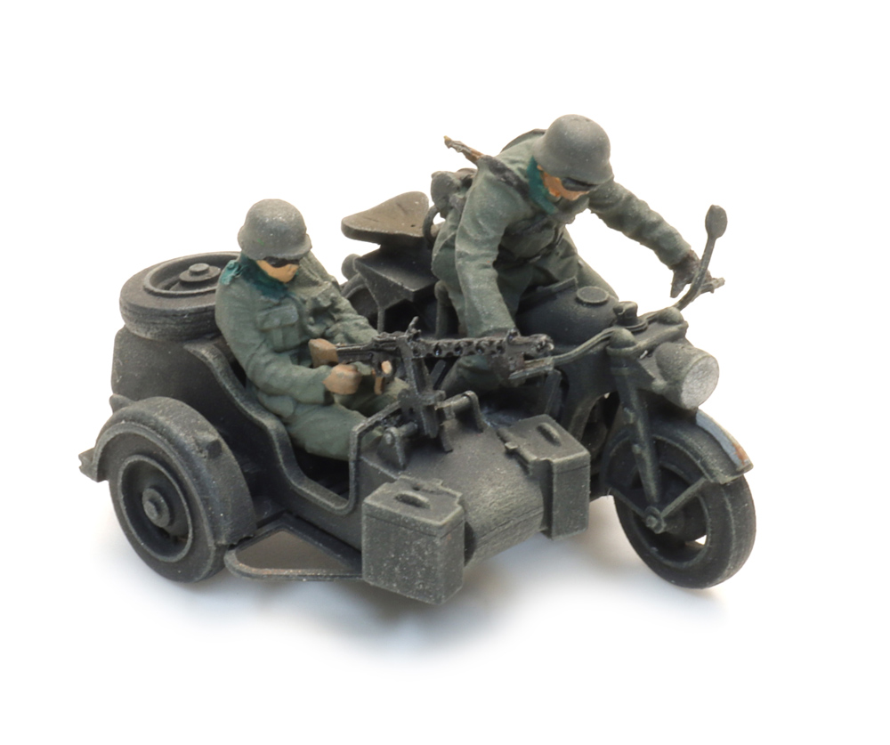 6870749 WM Zündapp mit Beiwagen + 2 Figuren