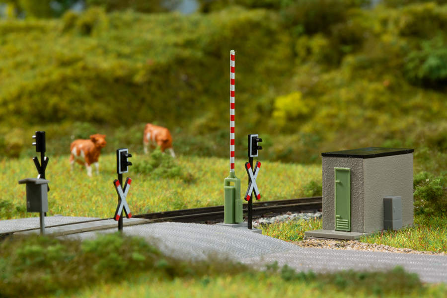 44649 Bahnübergang - Halbschranke