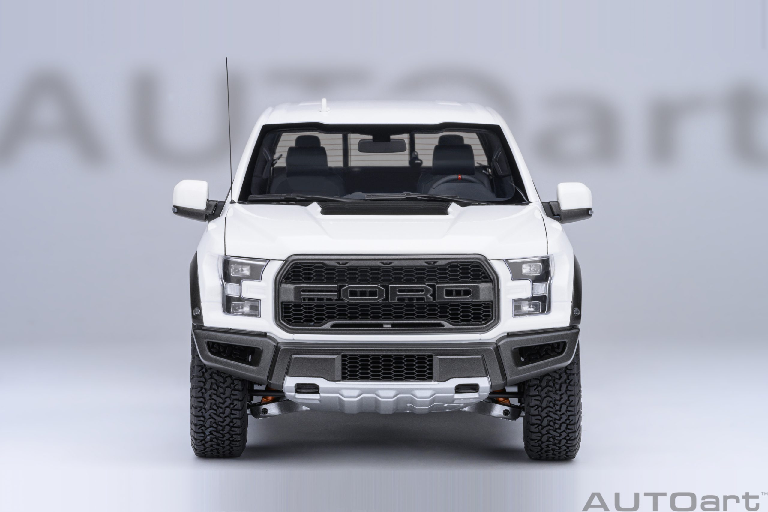AUTOart 72946 Ford F-150 Raptor Supercrew 2017 weiß
