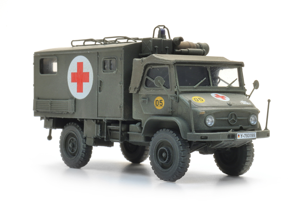 1870225 BRD/BE/FR Unimog 404s Krankenwagen